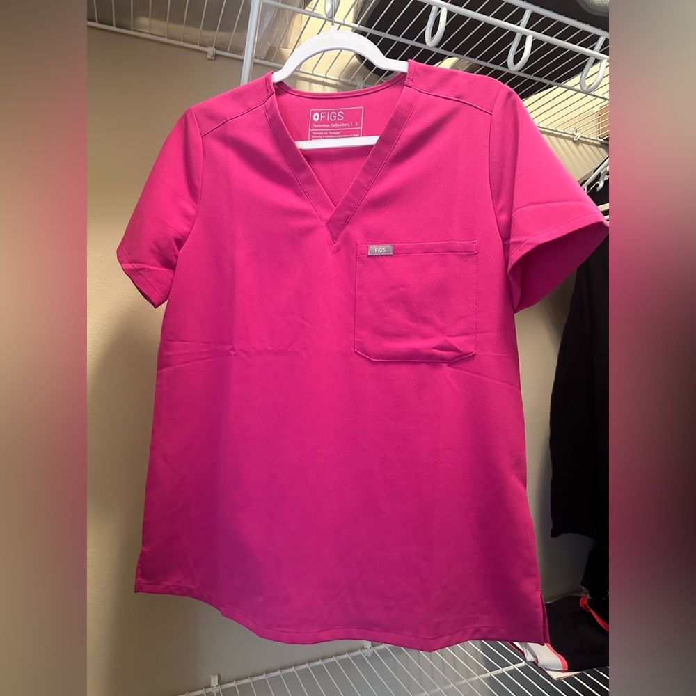 Woman’s Figs pink Catarina 1 pocket scrub top